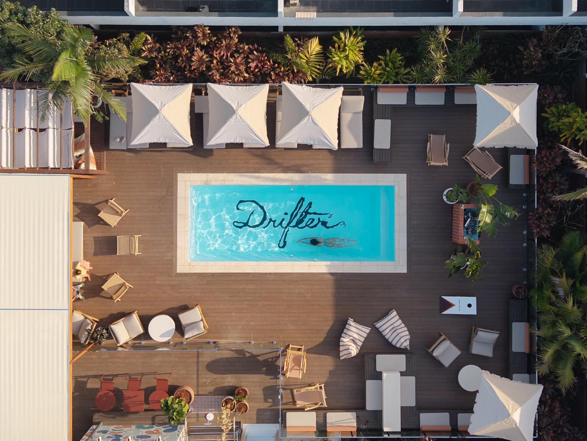 Drifter hotel partners with Skydive Australia