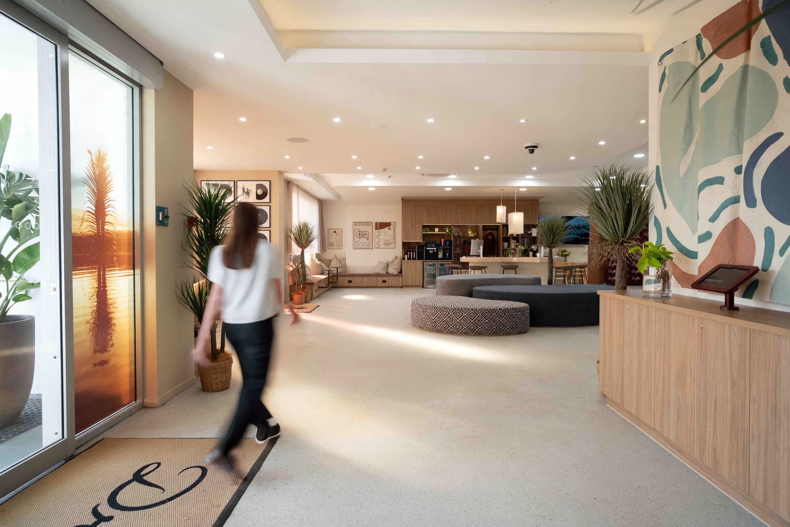 Drifter hotel partners with Skydive Australia